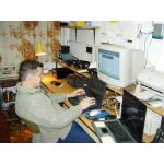 SP6KCN_radio_room__SP6AXW_podczas_pracy.jpg